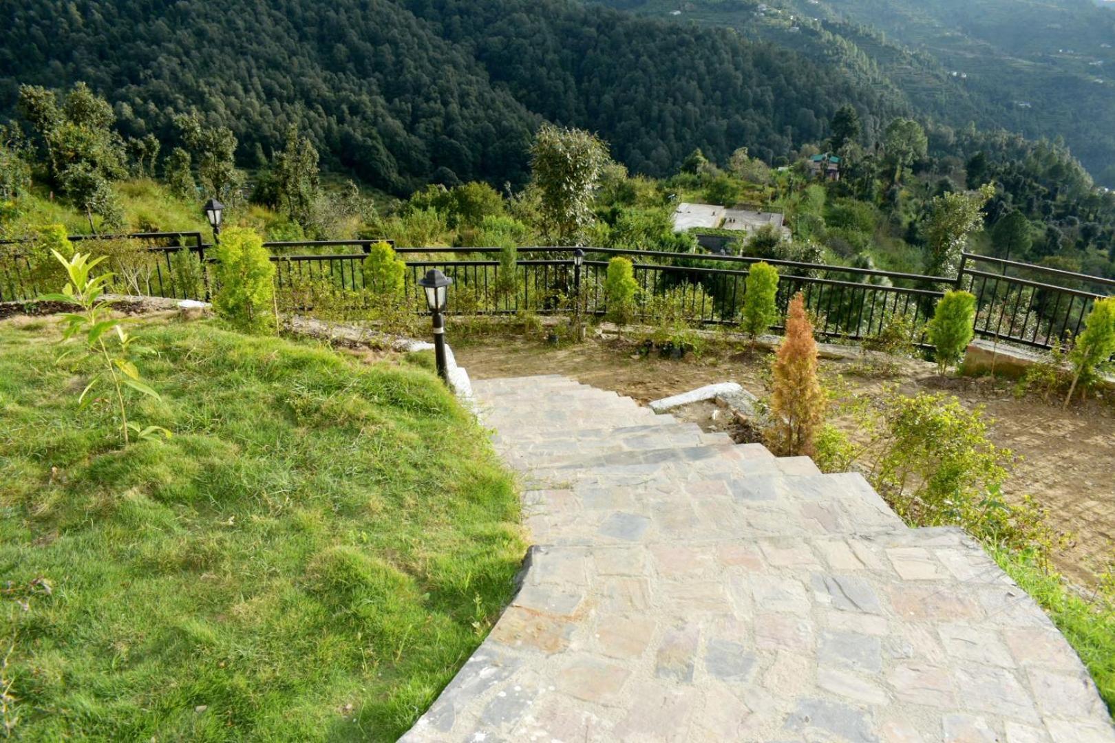 Rega Manivedya The Jungle Trail Resort Mukteshwar Bagian luar foto