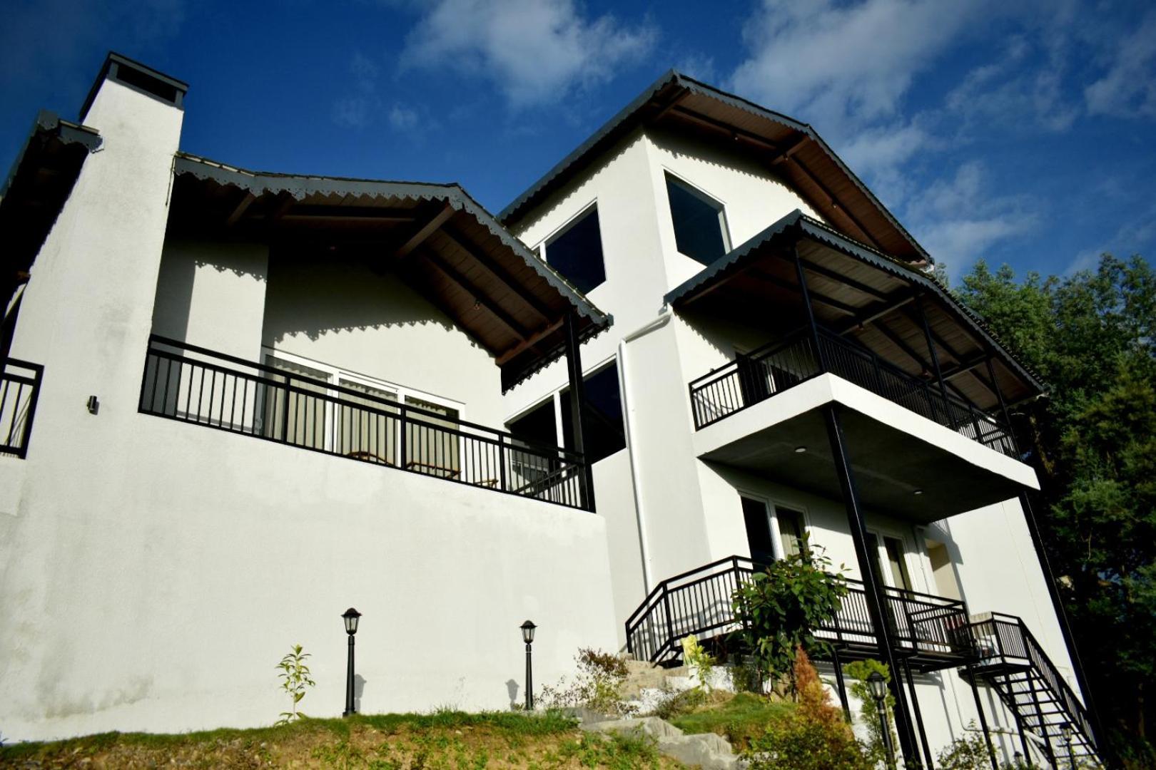 Rega Manivedya The Jungle Trail Resort Mukteshwar Bagian luar foto